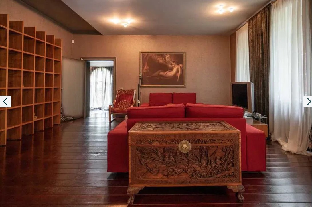 Під Києвом здають будинок за 100 тисяч гривень на добу: як він виглядає